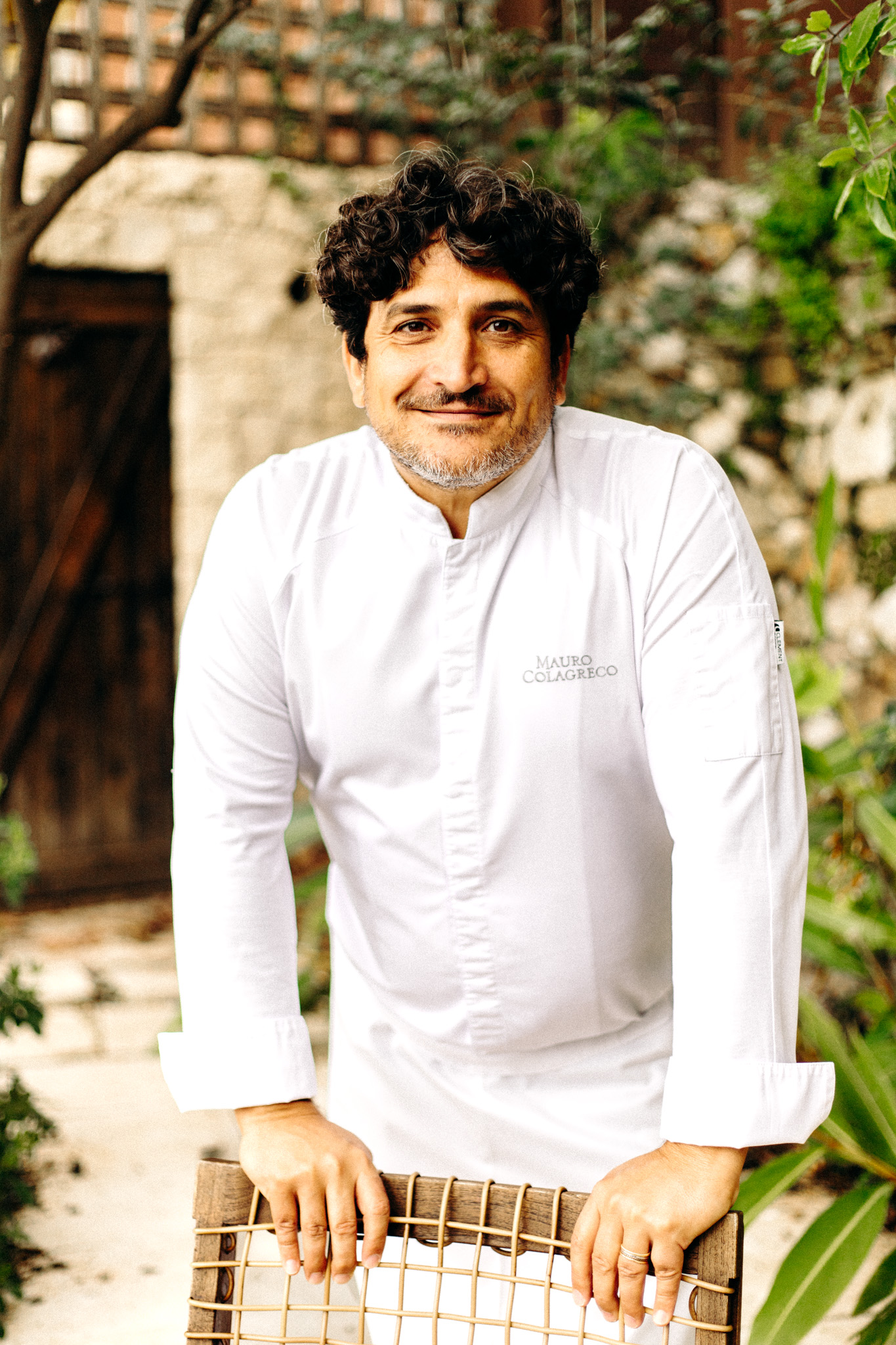2024-03 MAURO COLAGRECO PORTRAIT (Garden Mirazur) V 4C ©Ophélie Collignon (5)